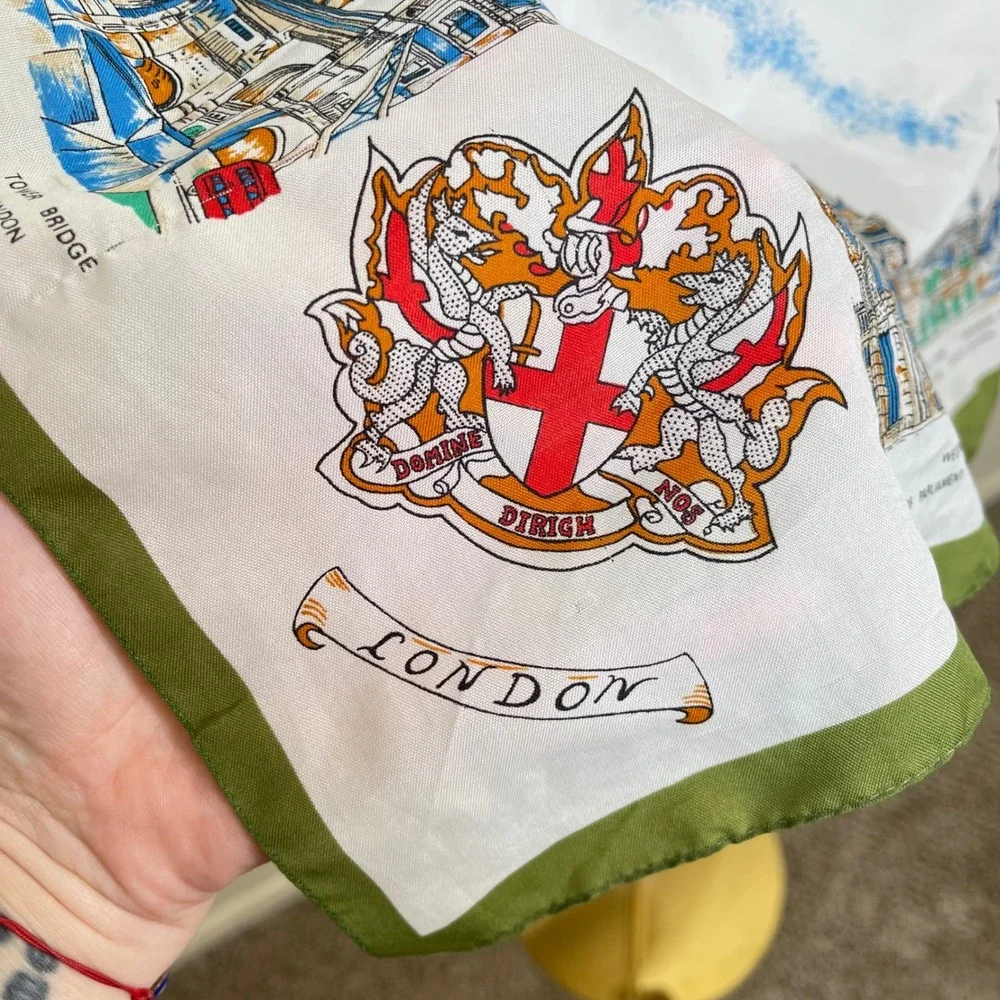 Vintage London Skyline Souvenir Scarf White Green Cityscape Landmarks‎ Retro Mod